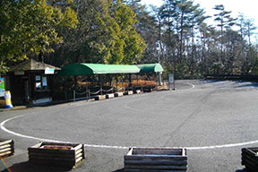 みかも山公園南口広場